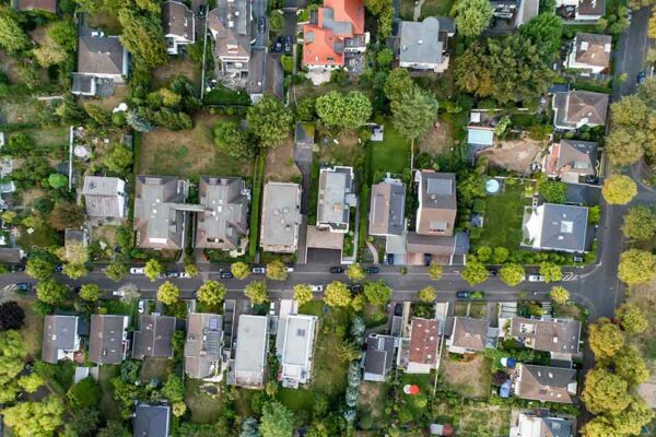 Luftaufnahme von Häusern der Stadt Bonn | Immobilienkauf