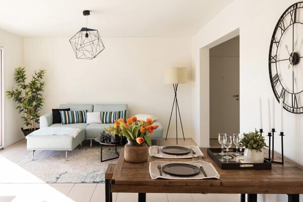 Ein für den Immobilienverkauf mit Home Staging prepariertes Wohnzimmer | Home Staging