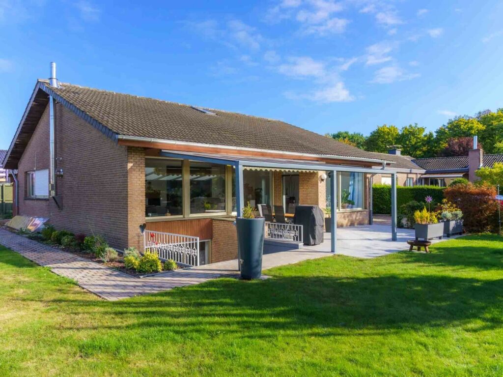 Moderner Bungalow mit viel Platz - innen wie außen - immobilienpunkt24.de